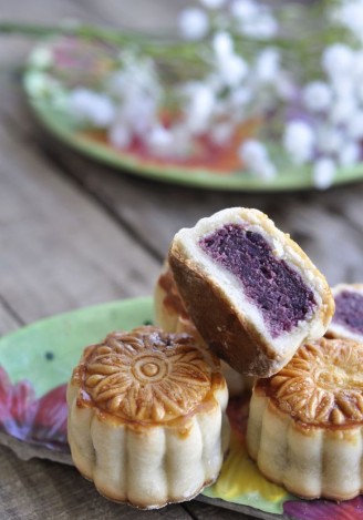 京式提浆紫薯月饼