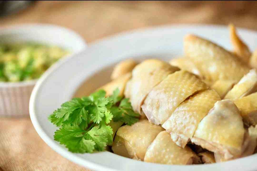 粤式白切鸡（粤菜师傅的做法）怎么做？