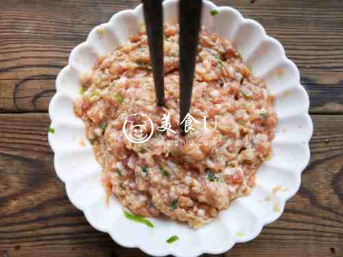 川菜鱼香茄饼，做法简单，口味老少皆宜