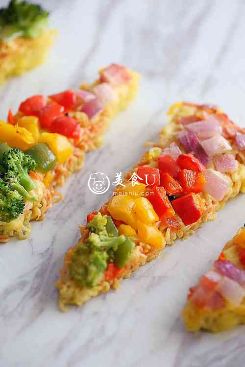 彩虹方便面披萨