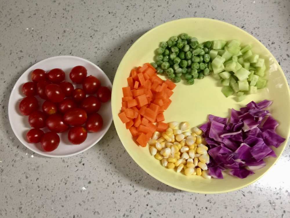 彩虹蔬菜馒头沙拉