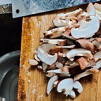 豇豆香菇肉馅饺子的做法图解2