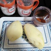 #零嘴#   酥脆土豆片（香辣味）的做法图解1