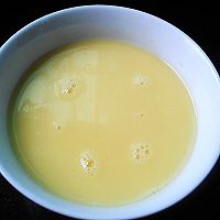 小鲍鱼蒸蛋的做法图解2