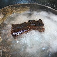 萝卜干炒腊肉的做法图解3