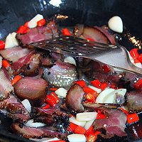 萝卜干炒腊肉的做法图解6
