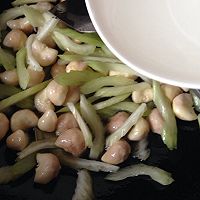 嫩菱煨核桃的做法图解11