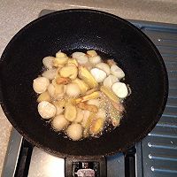 蒜烧肥肠的做法图解5