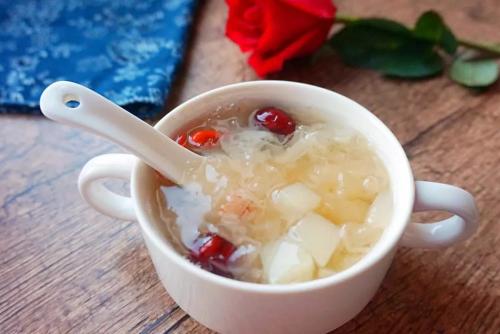 秋季清心润燥 四种白色食物必吃怎么做？