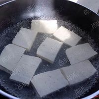 豆腐杂菌煲#美极鲜味汁#的做法图解2