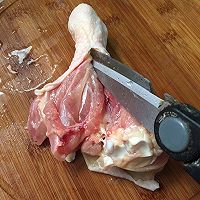 宫保鸡丁~附上最详细鸡腿拆肉步骤图的做法图解3