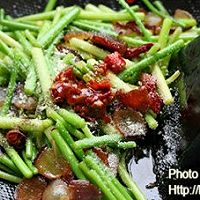 蒜苔炒腊肉的做法图解7