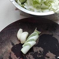 手撕包菜的做法图解1