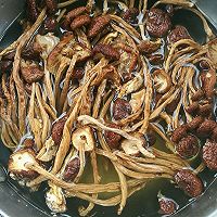 茶树菇鸡汤的做法图解2
