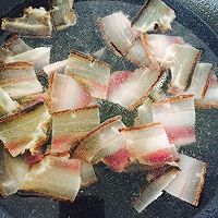 萝卜干炒腊肉（湘菜）的做法图解3