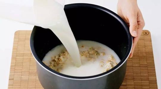 喝剩的豆浆可以用来煮米饭怎么做？