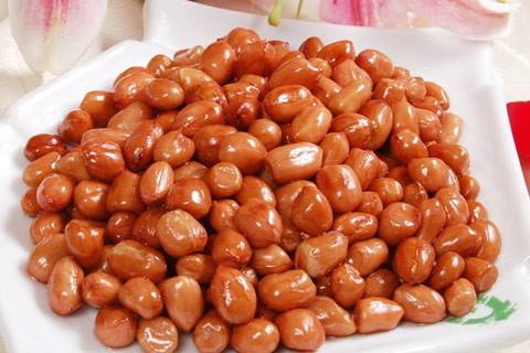 炸花生米是要靠窍门的