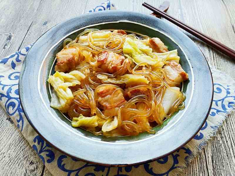 猪肉白菜炖粉条～冬日暖胃家常菜怎么做？