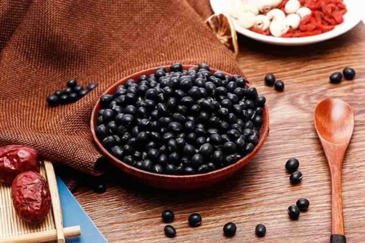 吃什么由颜色决定！山药抗癌、黑豆养肾