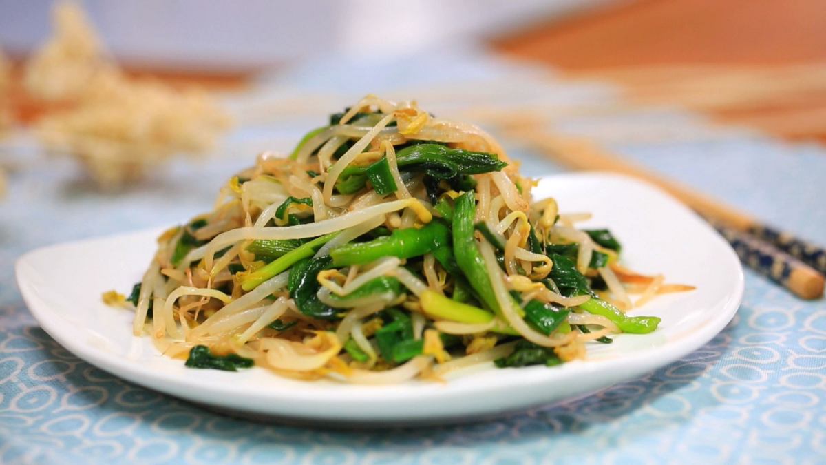 韭菜炒绿豆芽怎么做？
