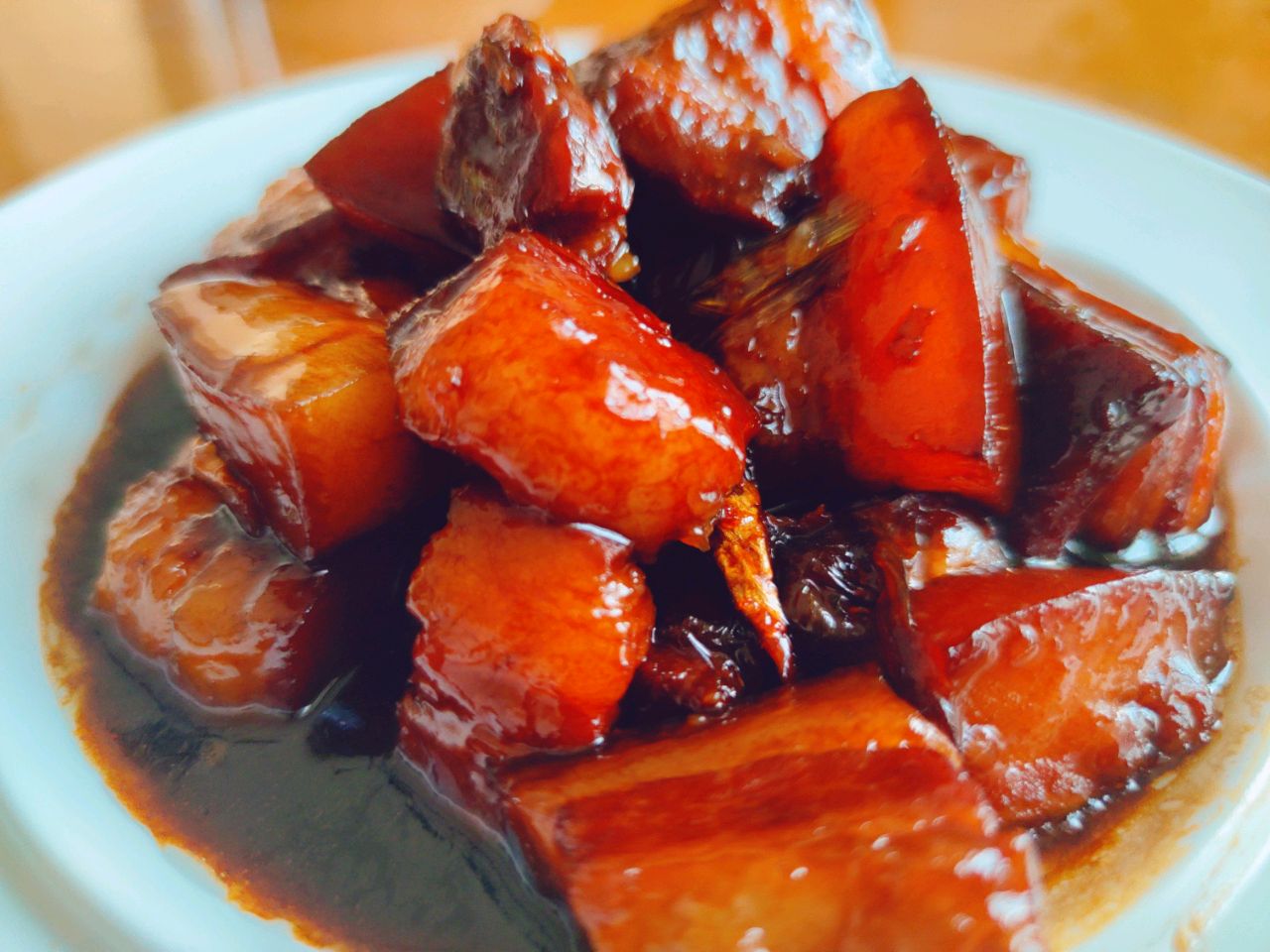 不加一滴水的红烧肉怎么做？