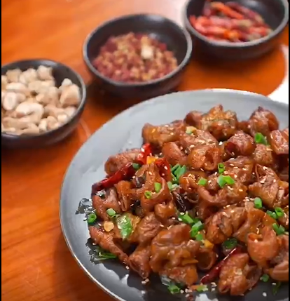 干锅肥肠怎么做？