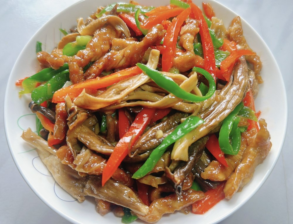鹿茸菇炒肉丝怎么做？