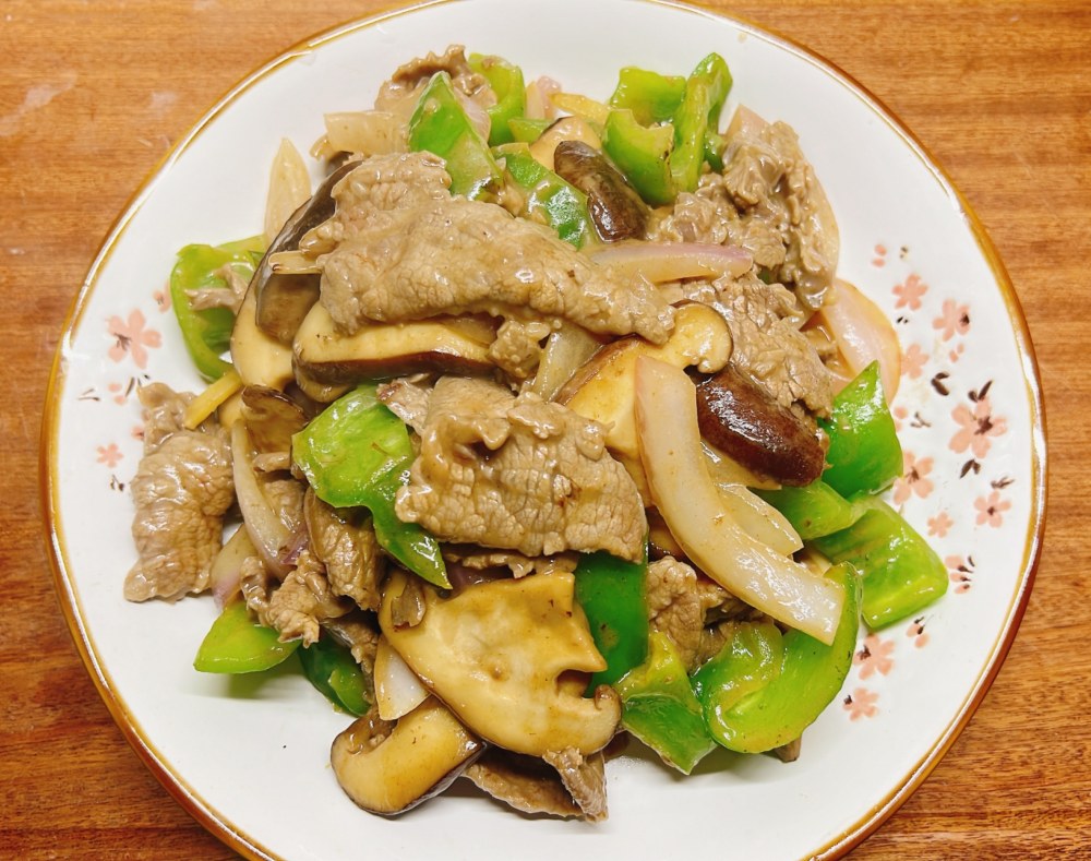 香菇洋葱滑牛肉