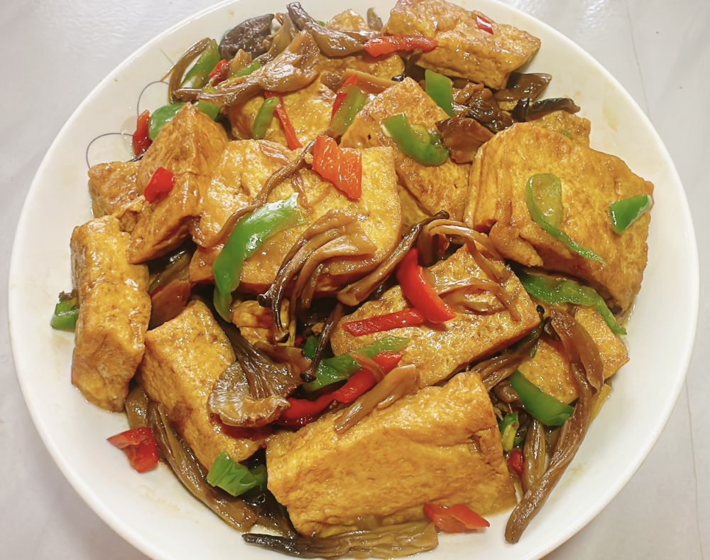 鹿茸菇焖豆腐