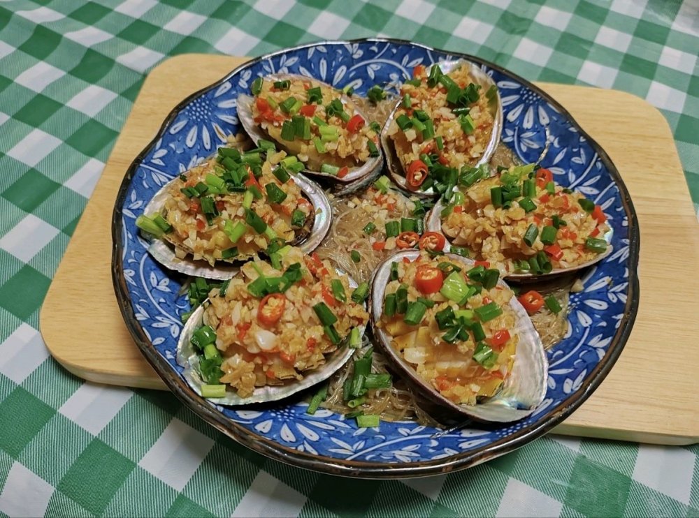 蒜蓉粉丝蒸小鲍鱼怎么做？