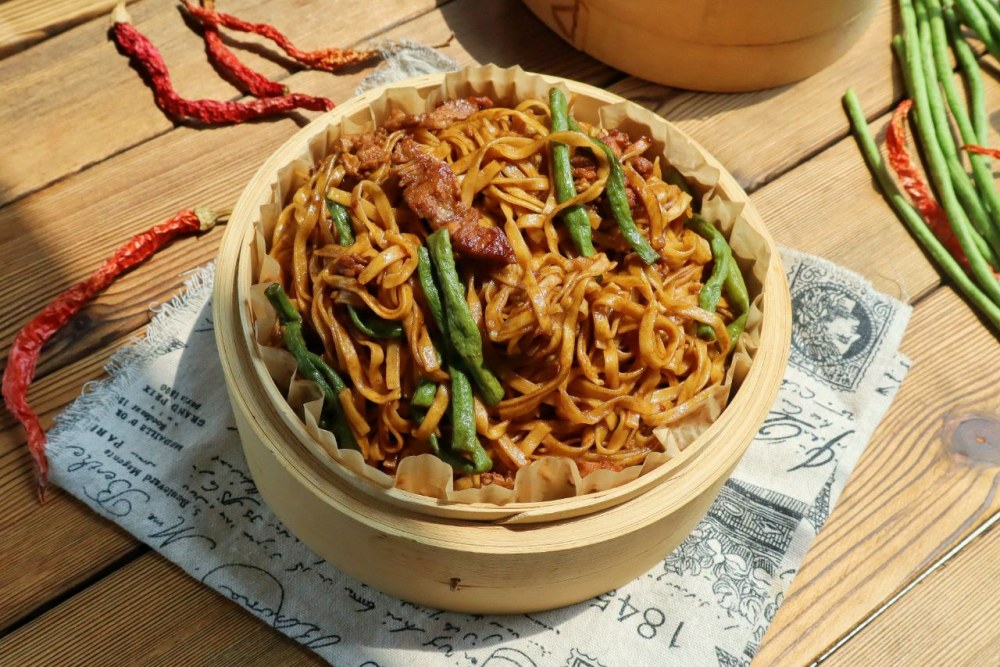 二十分钟搞定豆角焖面条卤面怎么做？