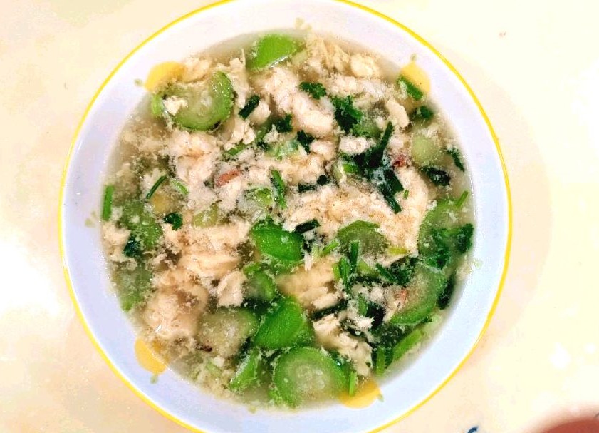 雪花丝瓜蛋汤（无香油，饭店版，调料只用盐，非清淡版）怎么做？