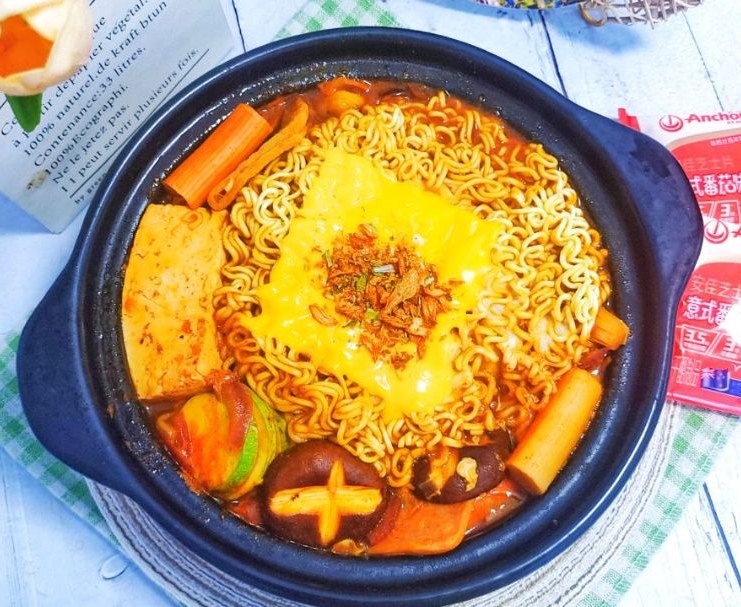 简易番茄芝士部队火锅怎么做？