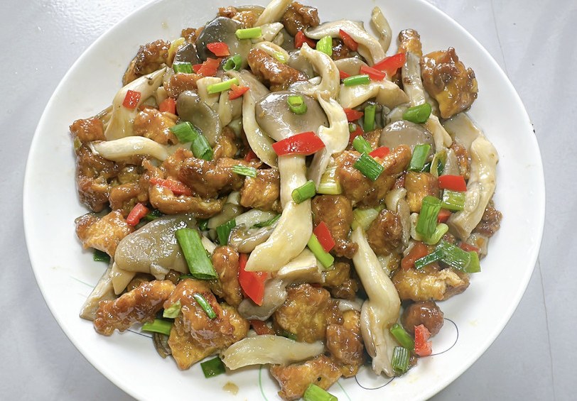 鸡丁炒平菇