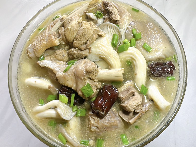平菇红枣鸭汤