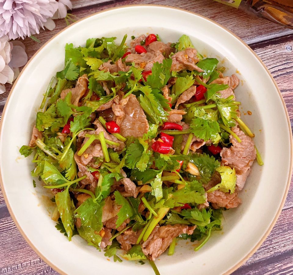 香菜拌牛肉怎么做？