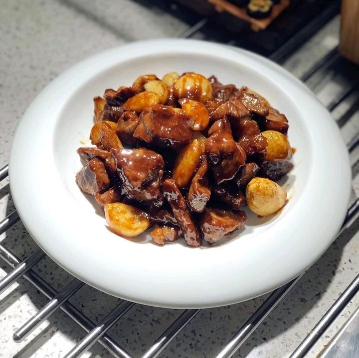 黑蒜子牛肉粒怎么做？