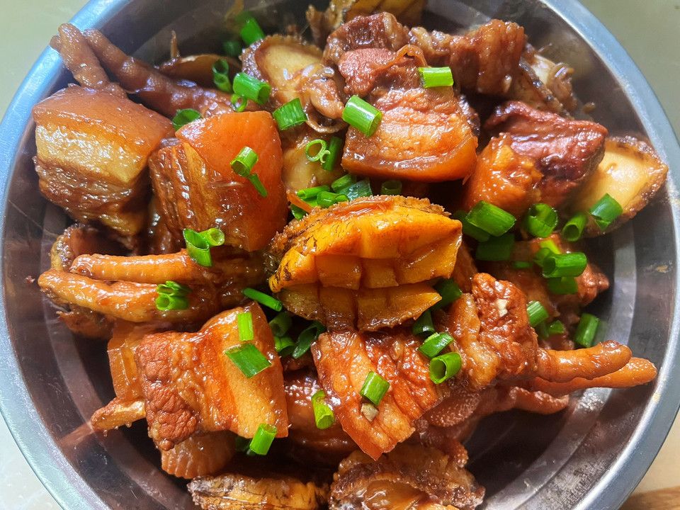 家宴硬菜—鲍鱼红烧肉怎么做？