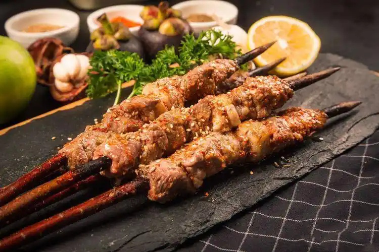 夏季怕长痘，4类食物最好别碰怎么做？
