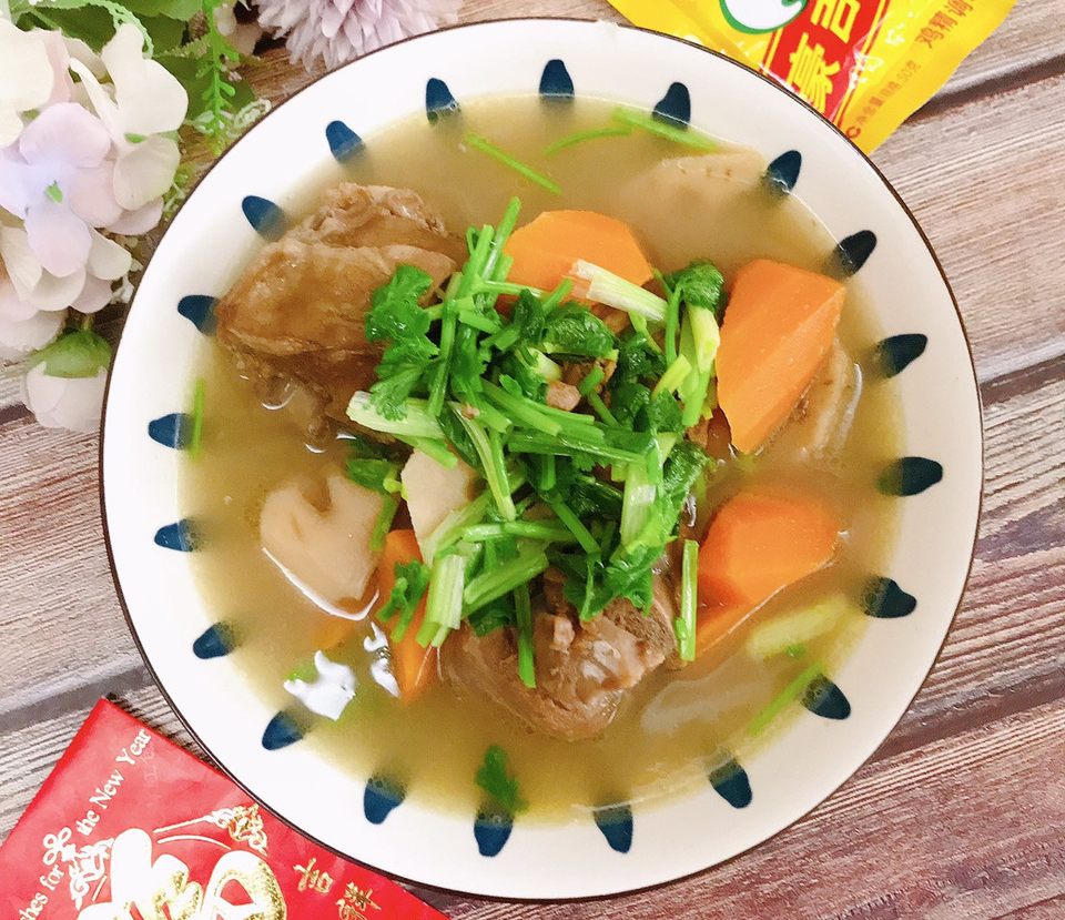 胡萝卜炖羊蝎子怎么做？