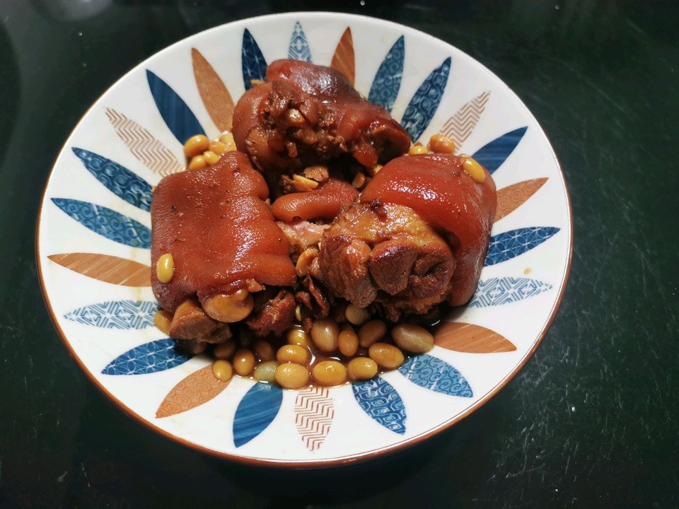 黄豆花生煲猪蹄怎么做？