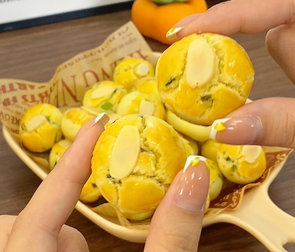 香葱一口酥 根本停不下来！咸香酥脆 巨好吃怎么做？