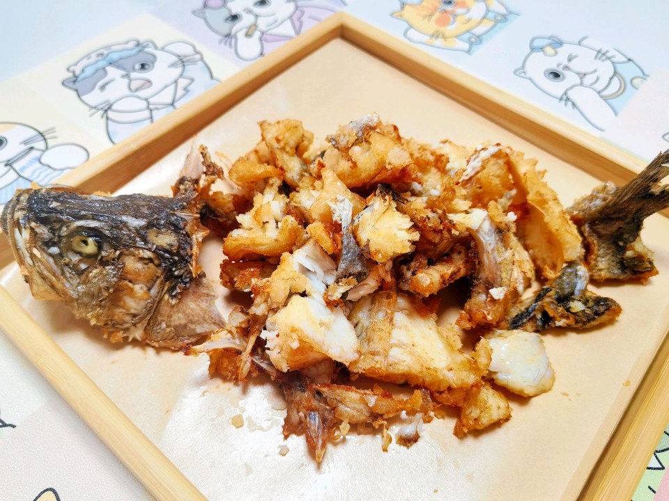 蒜香手撕鲈鱼怎么做？