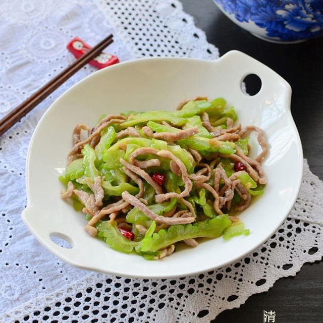 牙龈萎缩，吃什么能保护牙齿？怎么做？