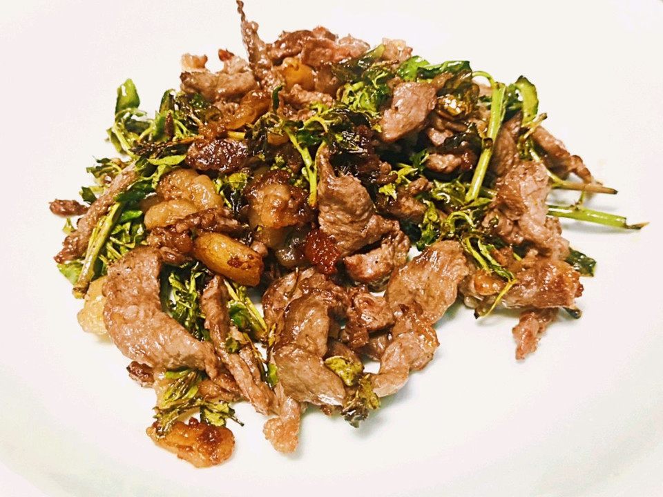 云南春日宴～花椒尖炒牛肉怎么做？