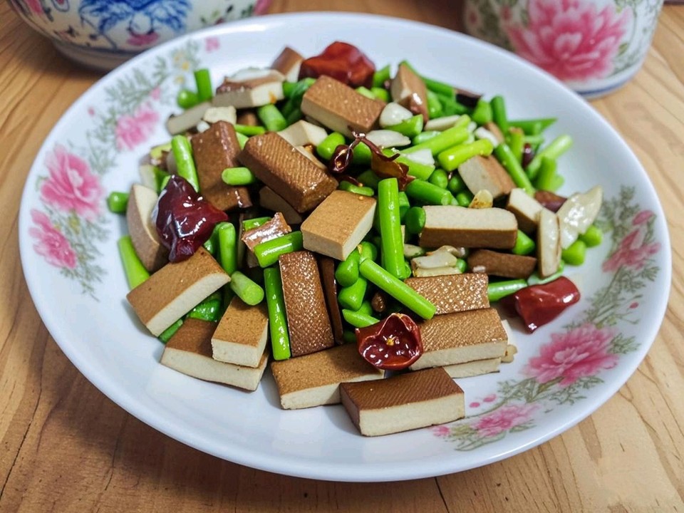 蒜苔炒香干怎么做？