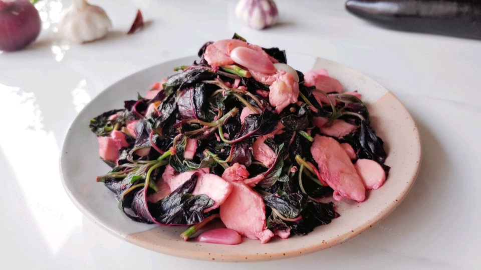蒜油鸡片红苋菜