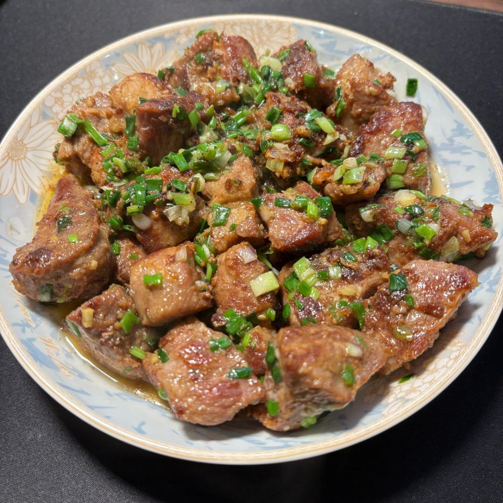盐葱梅花肉怎么做？