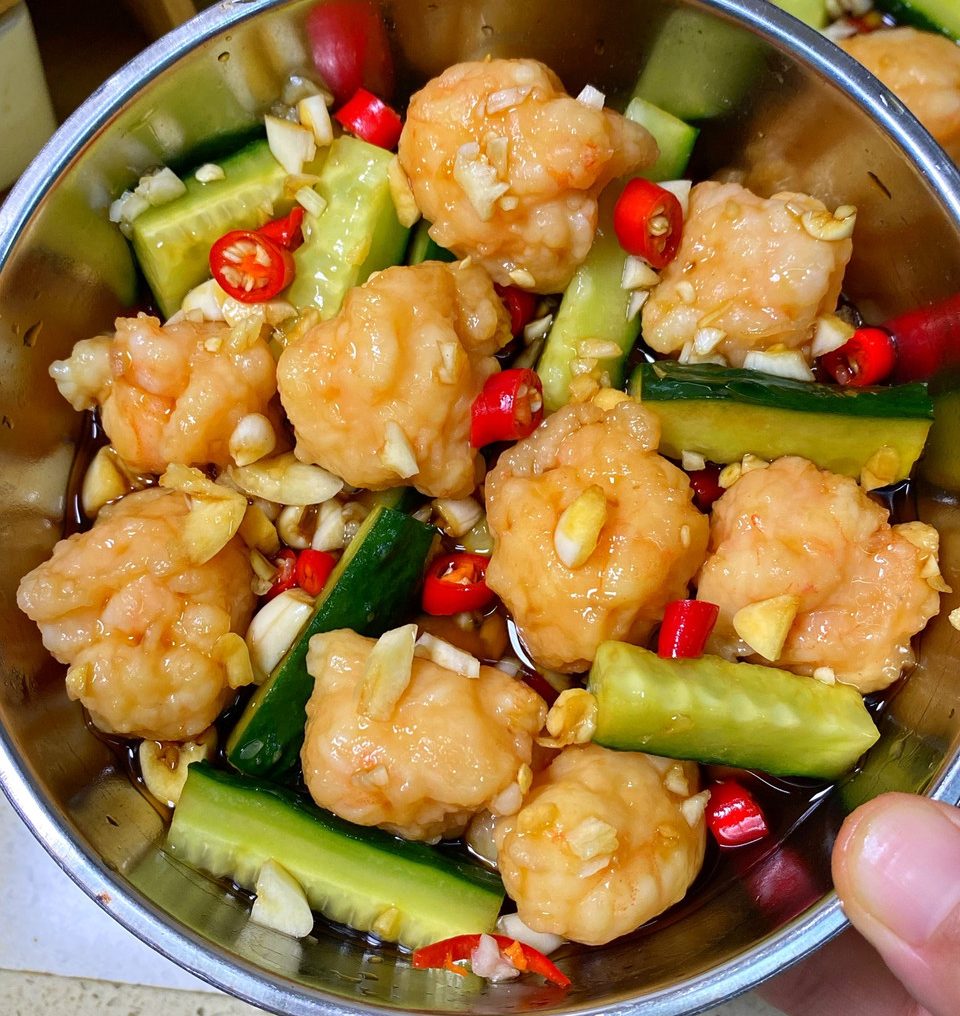 低卡减脂餐！清爽可口的凉拌黄瓜虾球