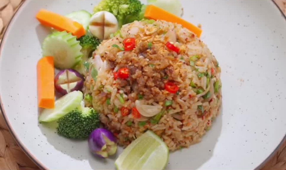 泰国咸鱼拌饭